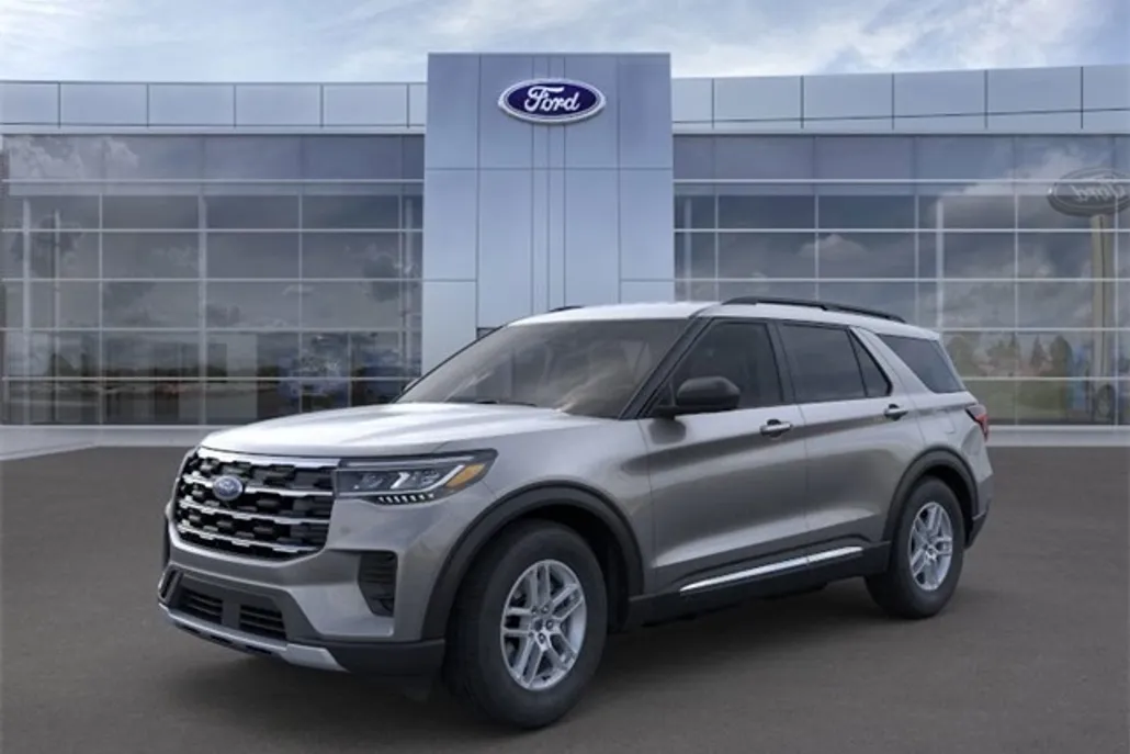 2025 Ford Explorer photo 1
