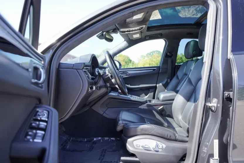 2018 Porsche Macan Turbo photo 1