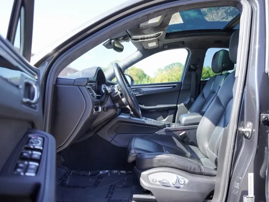 2018 Porsche Macan Turbo photo 1