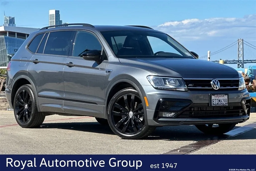 2020 Volkswagen Tiguan SE R-Line Black photo 1
