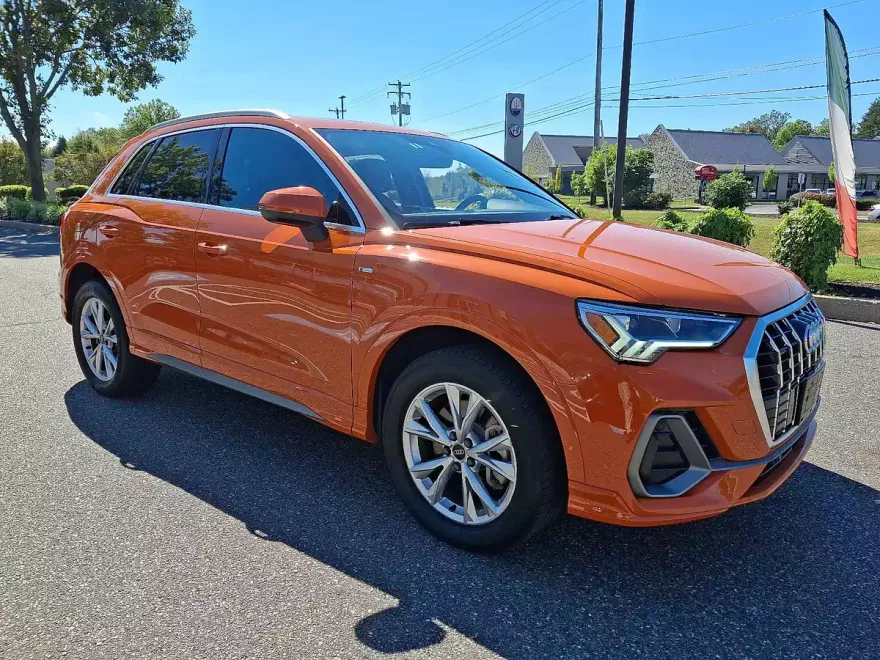 2024 Audi Q3 45 TFSI S line Premium photo 1