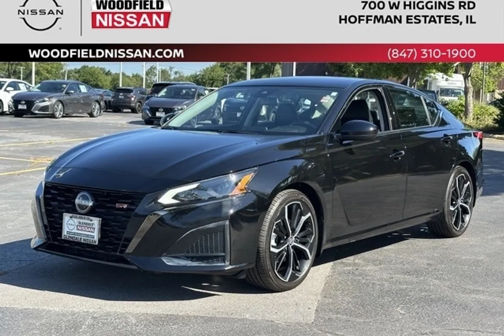 2023 Nissan Altima 2.5 SR photo 1