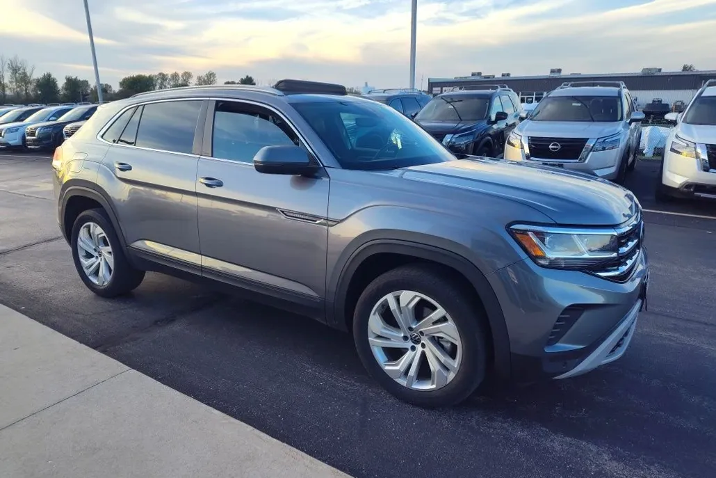2021 Volkswagen Atlas Cross Sport SEL photo 1