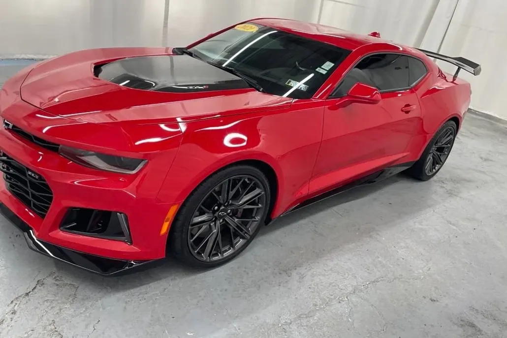 2021 Chevrolet Camaro ZL1 photo 1
