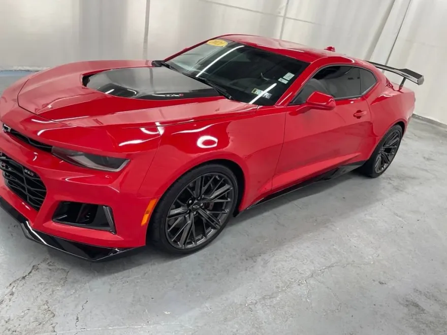 2021 Chevrolet Camaro ZL1 photo 1