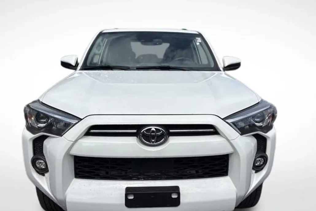 2021 Toyota 4Runner SR5 photo 1