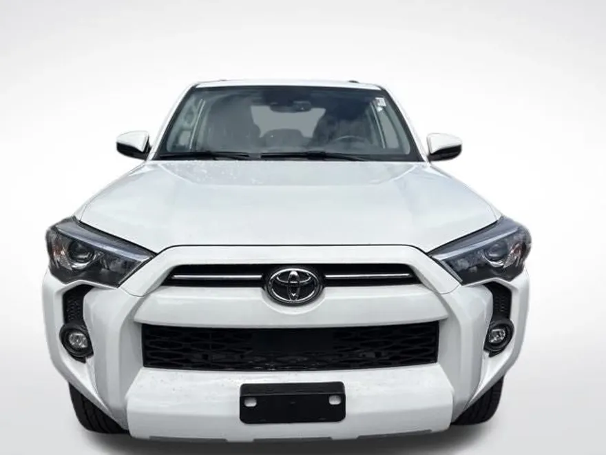 2021 Toyota 4Runner SR5 photo 1