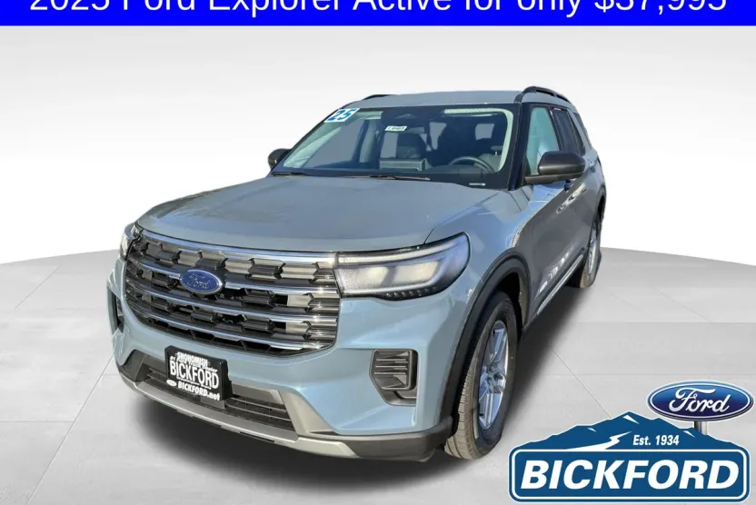 2025 Ford Explorer photo 1