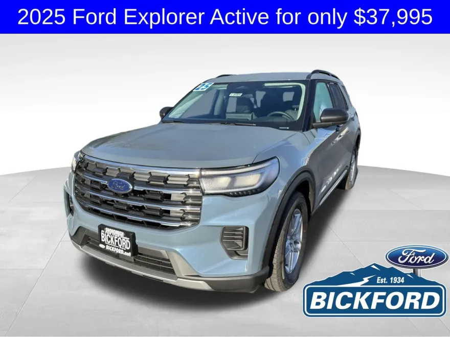2025 Ford Explorer photo 1