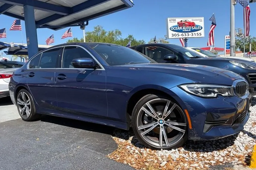 2022 Bmw 330i photo 1