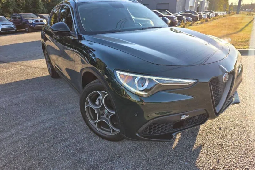 2018 Alfa Romeo Stelvio Ti photo 1