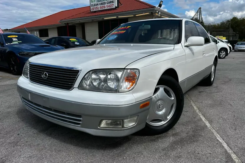 1999 Lexus LS 400 photo 1