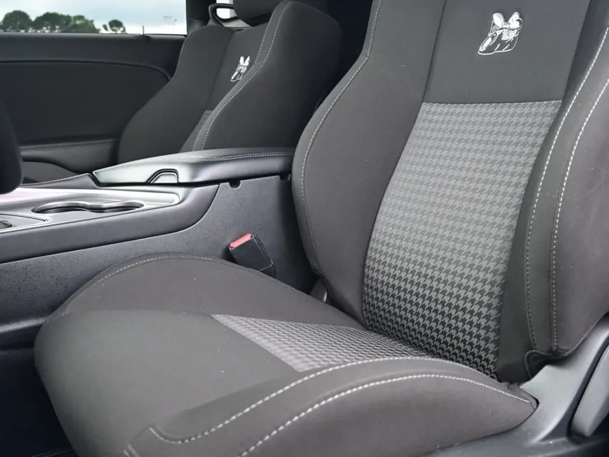 2022 Dodge Challenger R/T Scat Pack photo 1