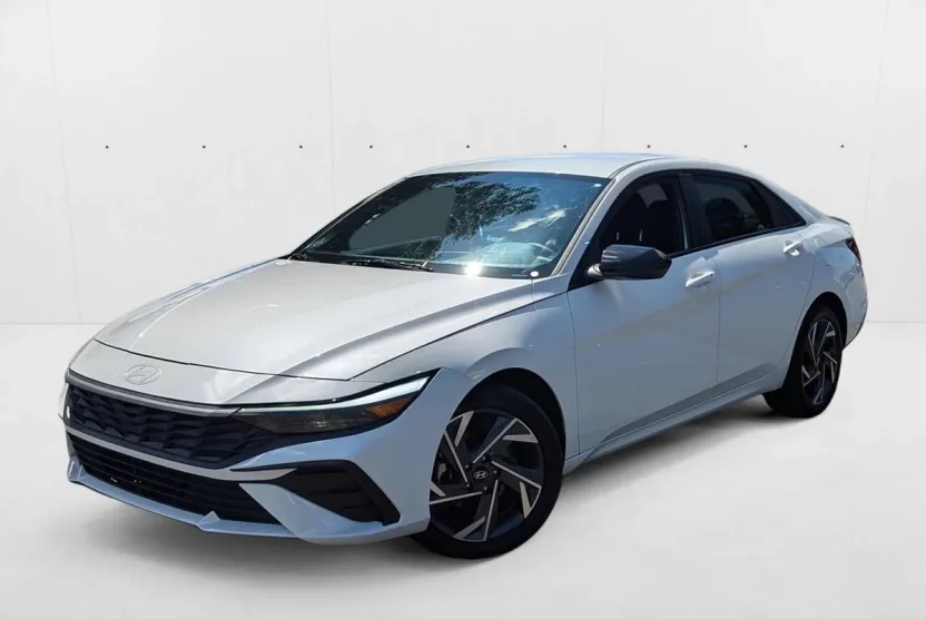 2025 Hyundai Elantra SEL Sport photo 1