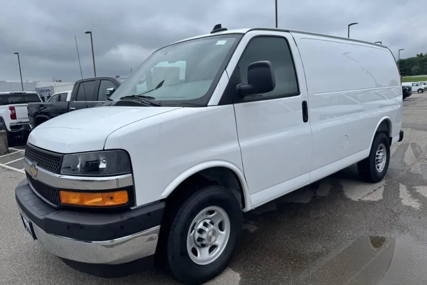 2025 Chevrolet Express Cargo Van photo 1