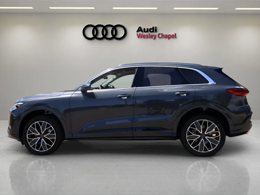 2025 Audi Q5 2.0T Premium Plus photo 1