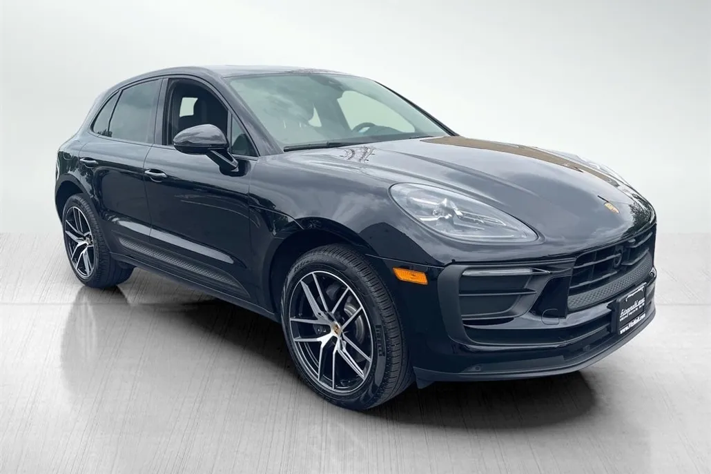 2024 Porsche Macan Base photo 1