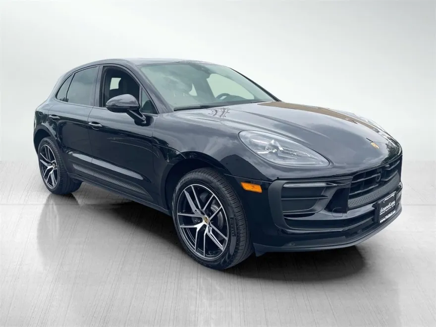 2024 Porsche Macan Base photo 1