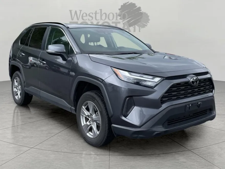 2024 Toyota RAV4 XLE photo 1