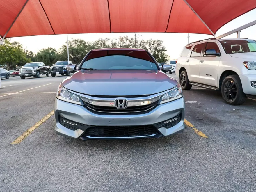 2017 Honda Accord Sport SE photo 1