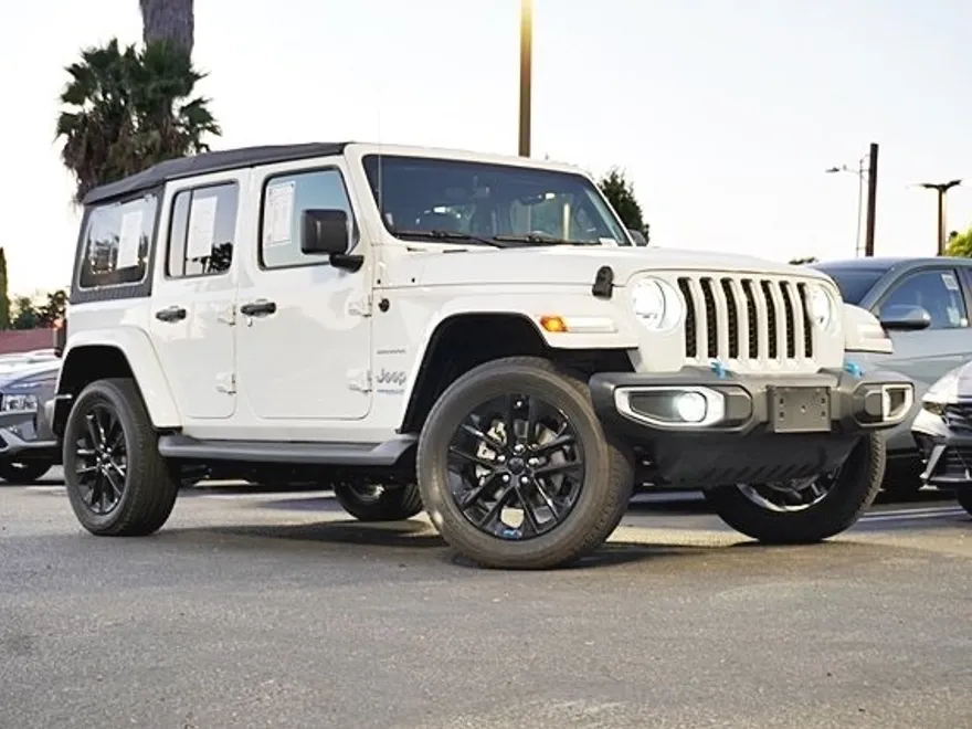 2022 Jeep Wrangler Unlimited Sahara 4xe photo 1