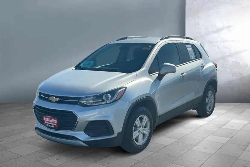 2022 Chevrolet Trax LT photo 1