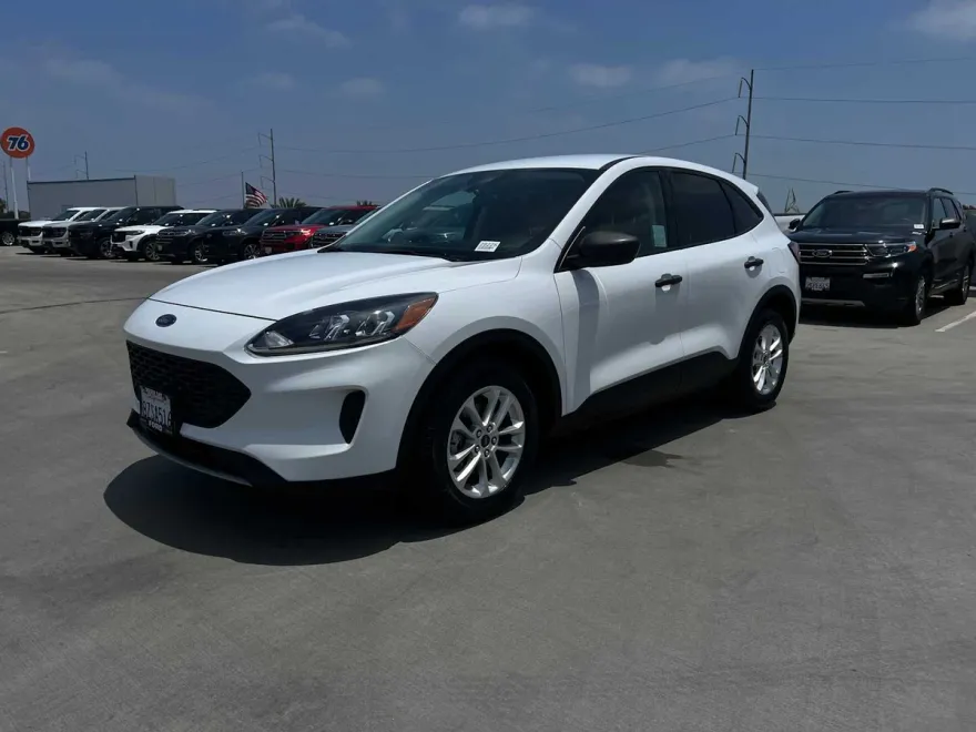 2021 Ford Escape S photo 1