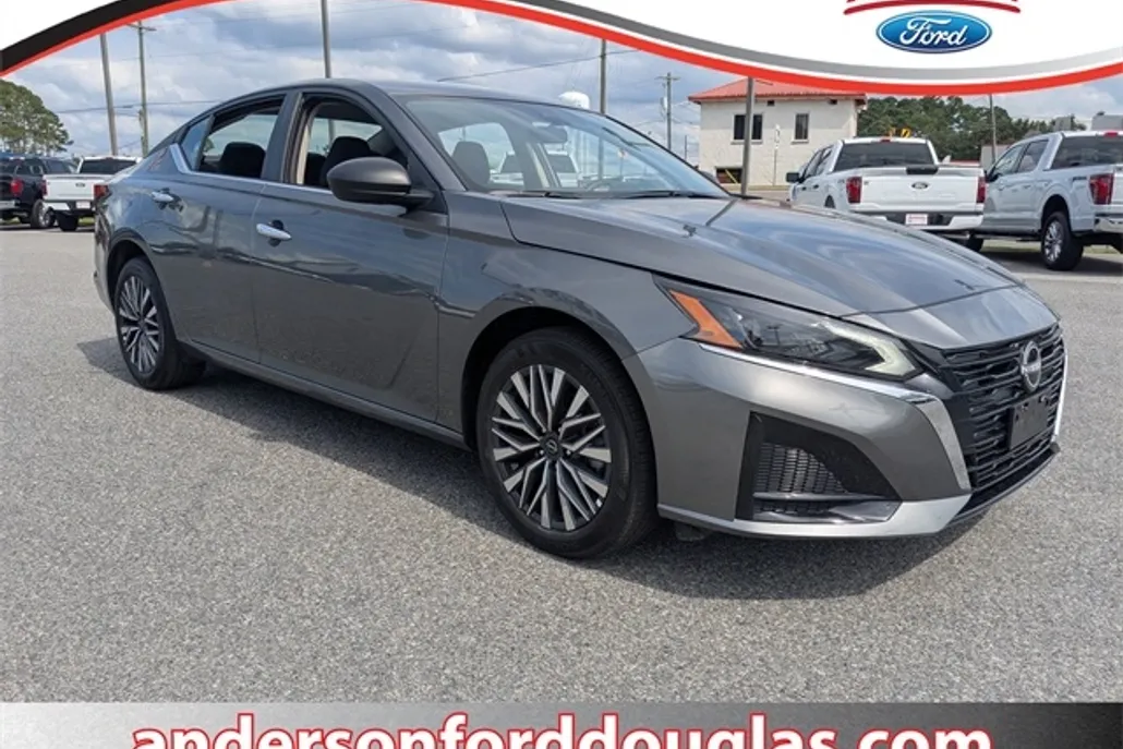 2025 Nissan Altima 2.5 SV photo 1