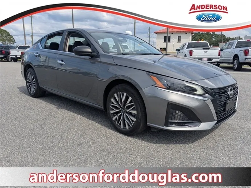 2025 Nissan Altima 2.5 SV photo 1