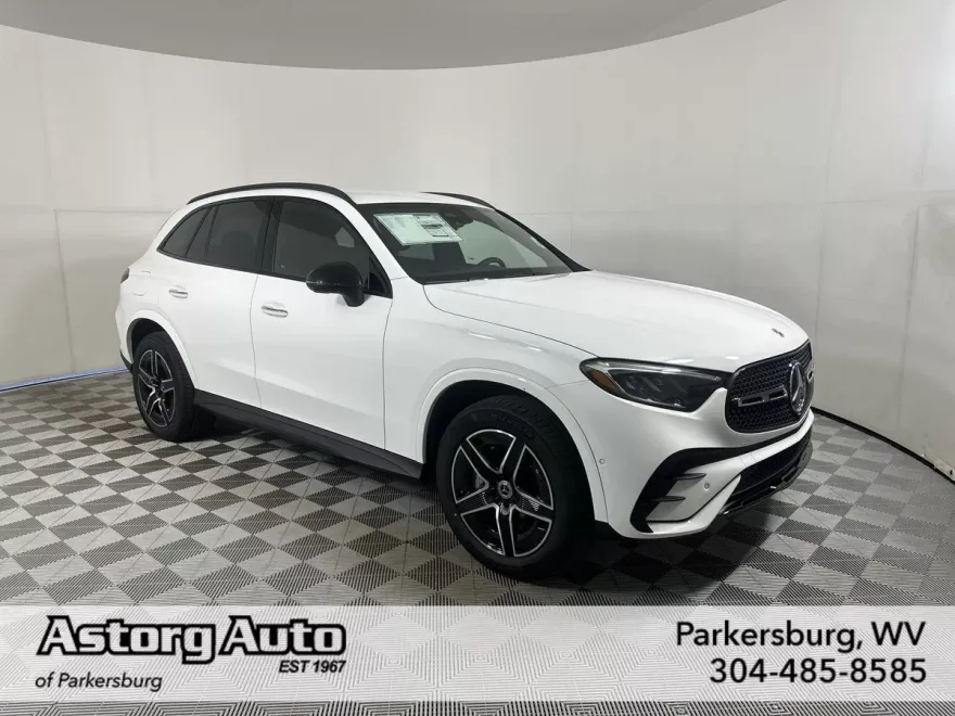 2025 Mercedes Benz GLC 300 4MATIC photo 1
