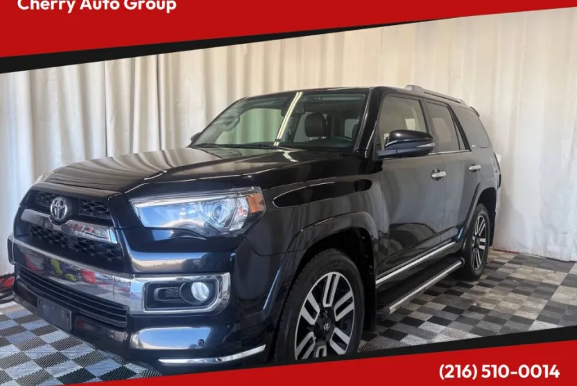 2016 Toyota 4Runner SR5 photo 1