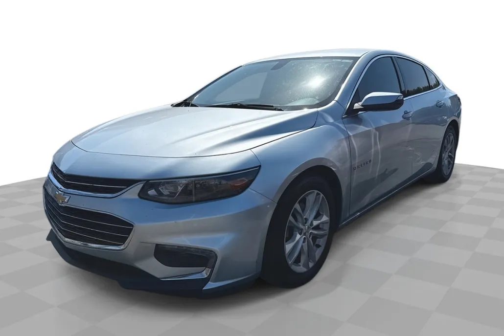 2017 Chevrolet Malibu 1LT photo 1