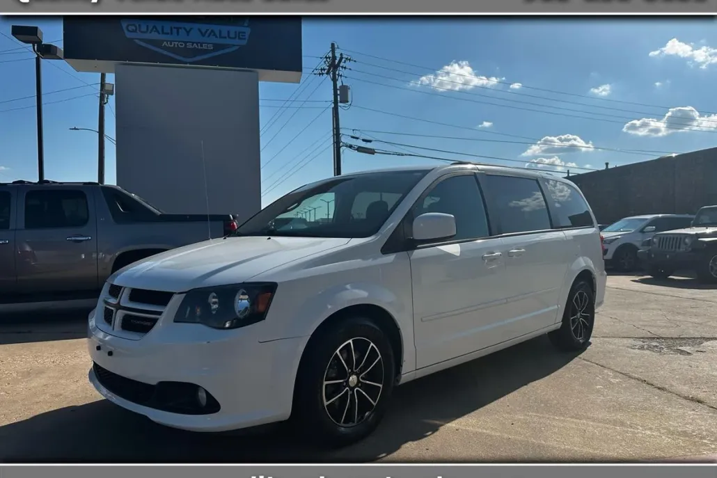 2017 Dodge Grand Caravan GT photo 1