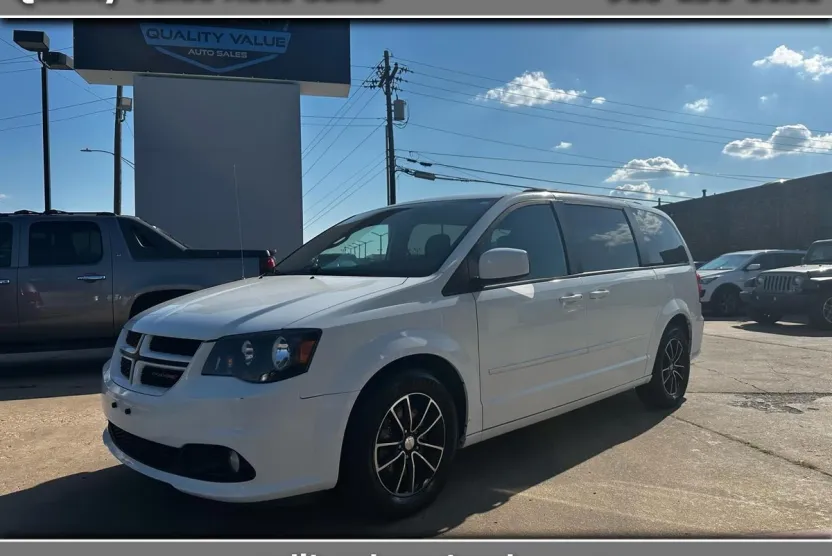 2017 Dodge Grand Caravan GT photo 1