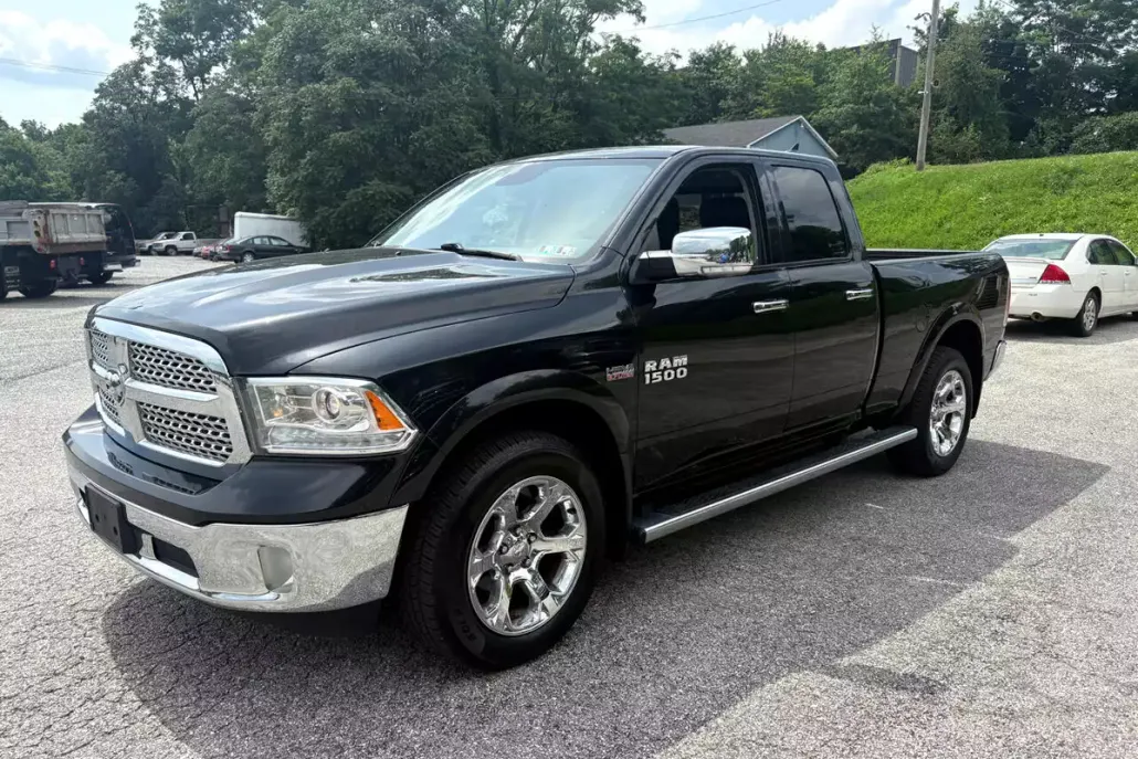 2017 Ram 1500 Laramie photo 1