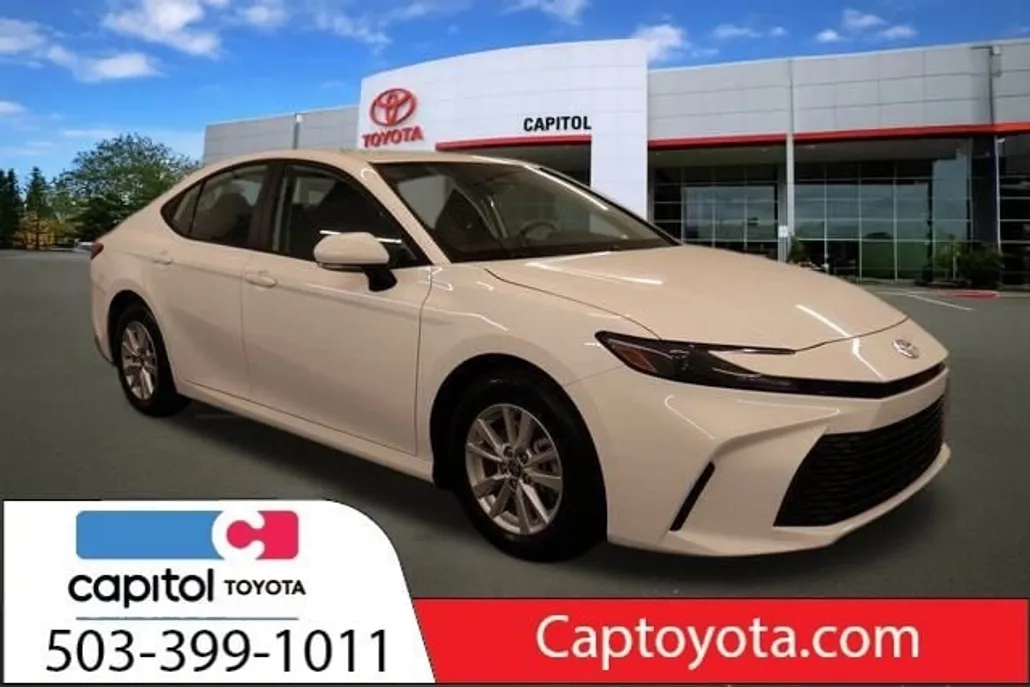 2025 Toyota Camry LE photo 1