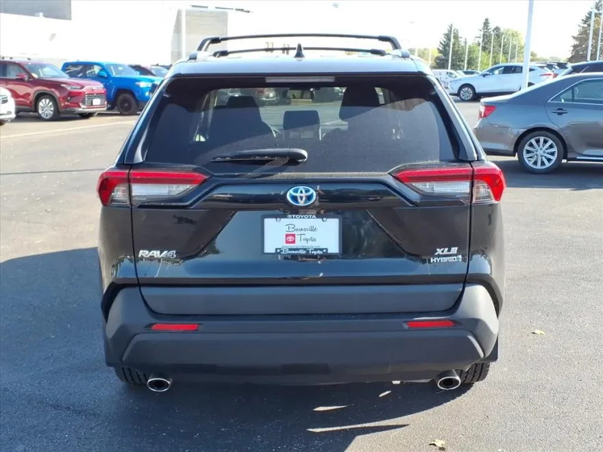 2023 Toyota RAV4 Hybrid XLE photo 1