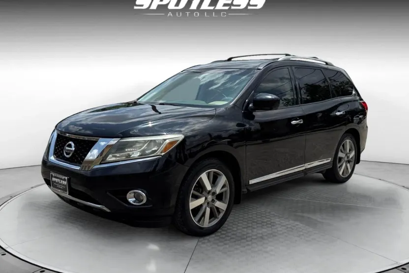 2014 Nissan Pathfinder SL photo 1
