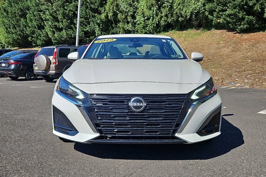 2025 Nissan Altima SV photo 1