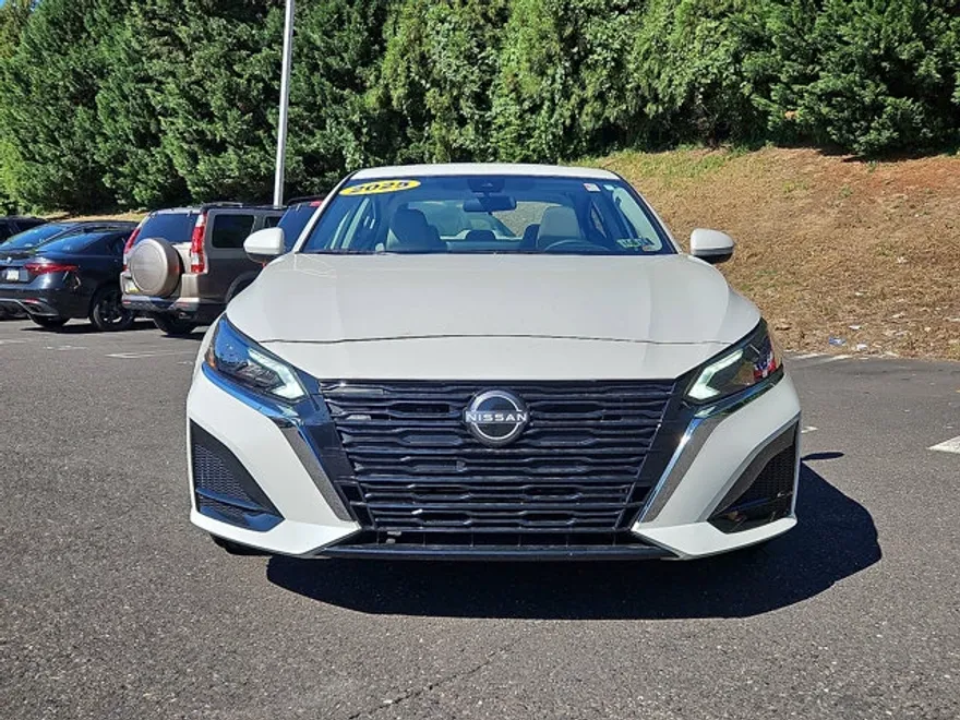 2025 Nissan Altima SV photo 1