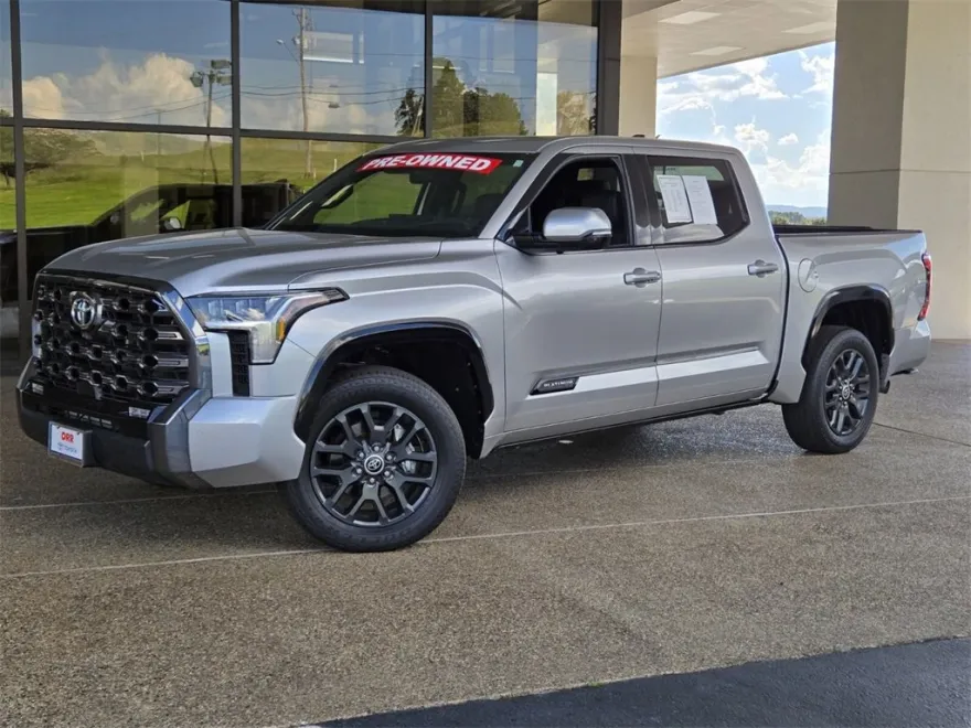2022 Toyota Tundra Platinum photo 1