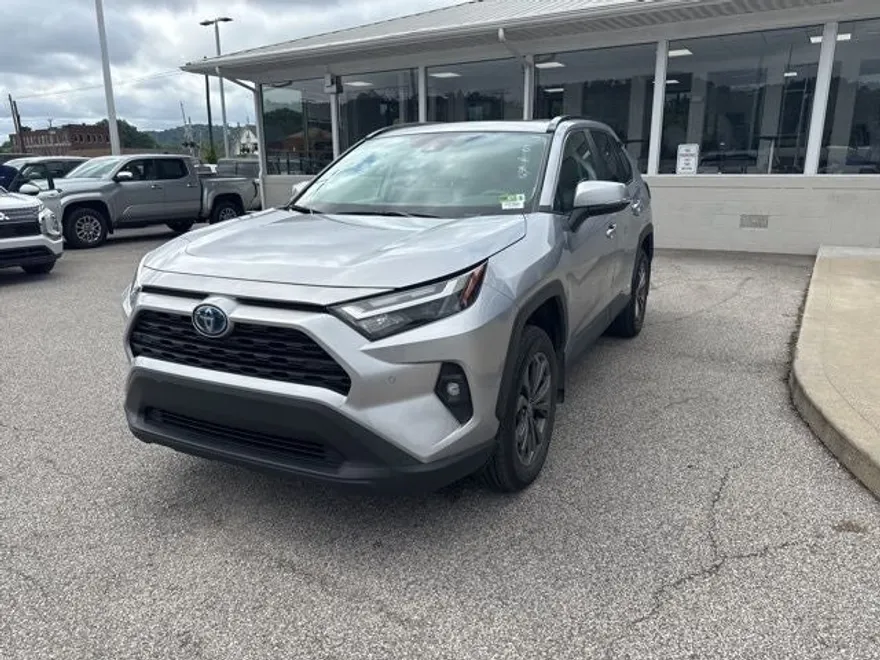 2023 Toyota RAV4 Hybrid XLE Premium photo 1