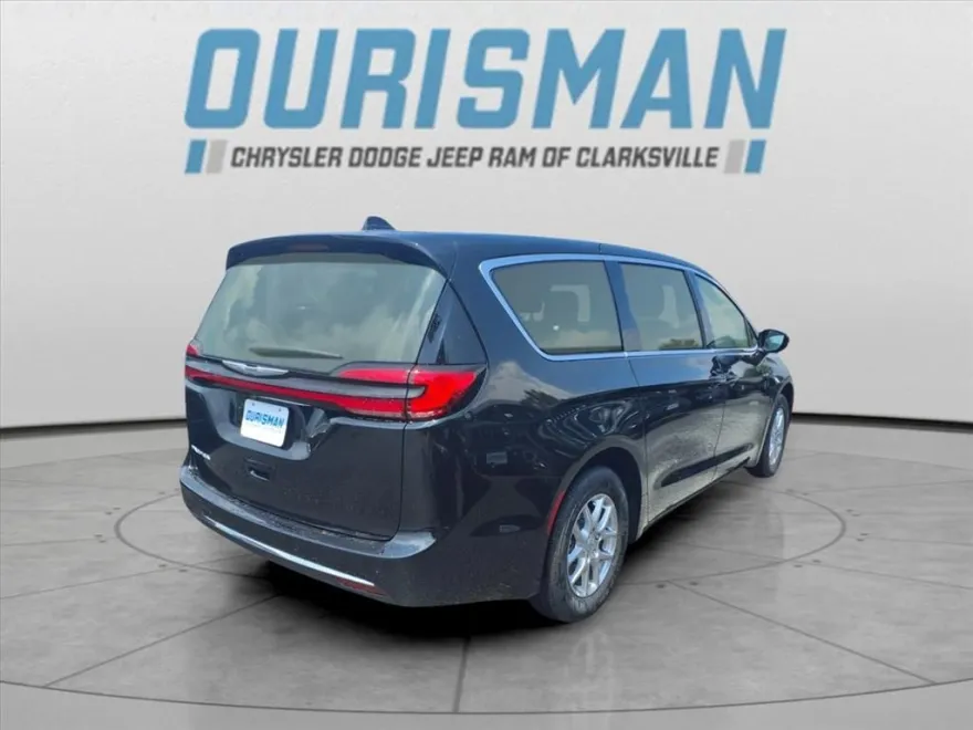 2025 Chrysler Pacifica photo 1