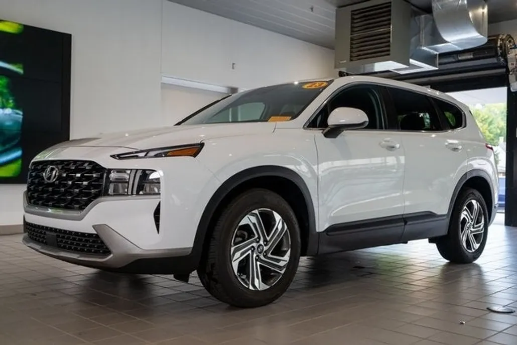 2023 Hyundai Santa Fe SE photo 1