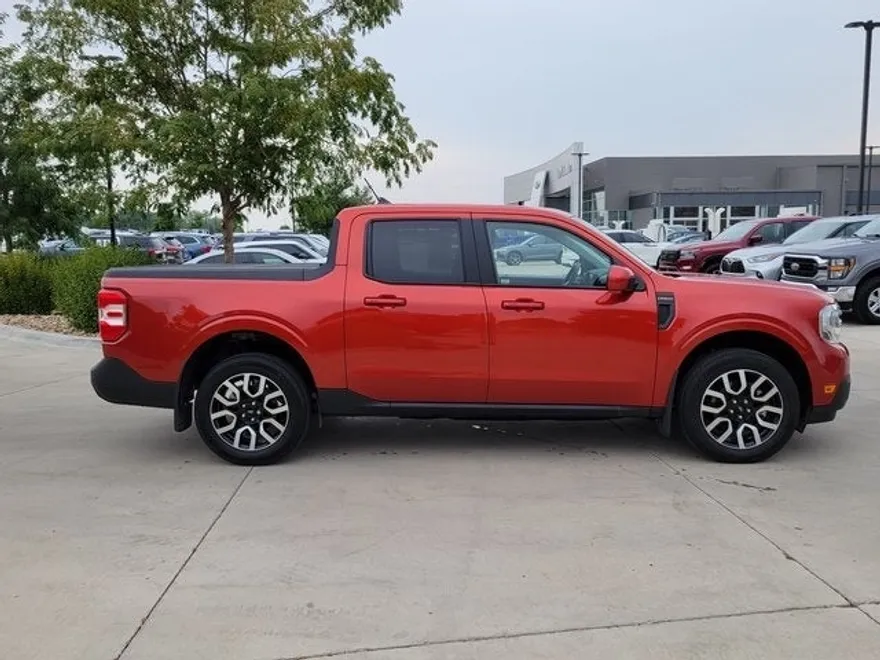 2023 Ford Maverick Lariat photo 1