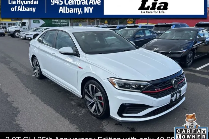 2019 Volkswagen Jetta GLI Anniversary Edition photo 1