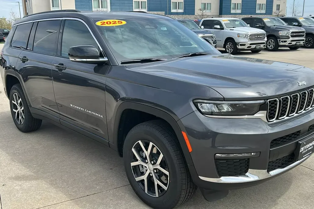 2025 Jeep Grand Cherokee Limited photo 1
