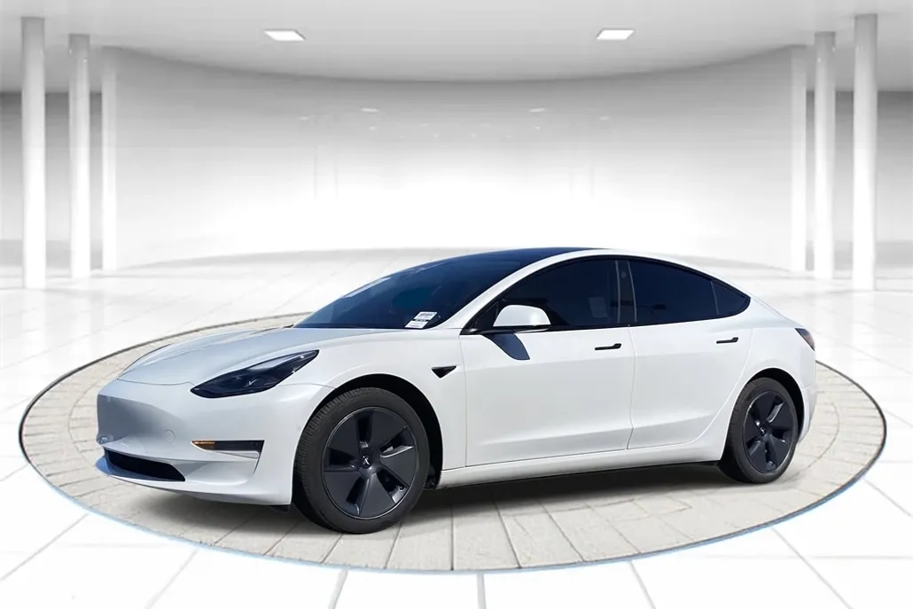 2022 Tesla Model 3 Long Range photo 1