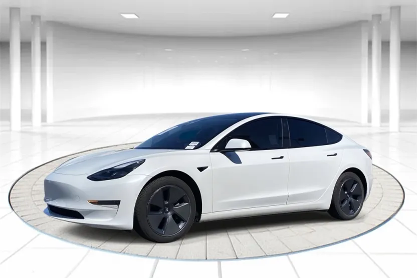 2022 Tesla Model 3 Long Range photo 1