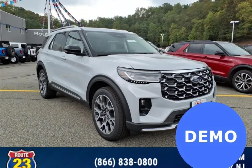 2025 Ford Explorer Platinum photo 1